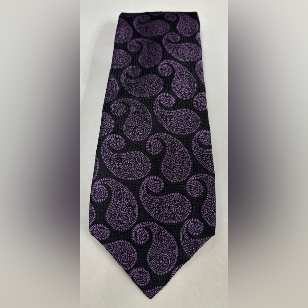 Hart Schaffner Marx Purple and Black Paisley Tie